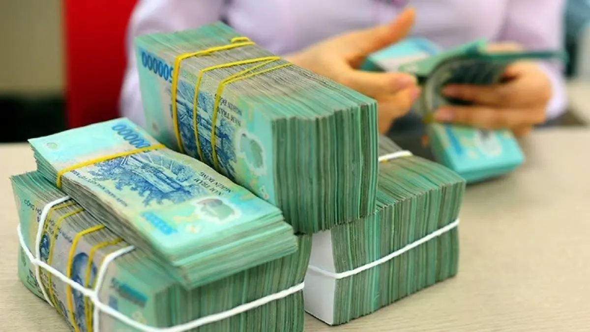 Cuộc đua lãi suất tiết kiệm nóng lại cuối năm